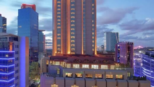 Hilton İstanbul Maslak Yılbaşı Programı